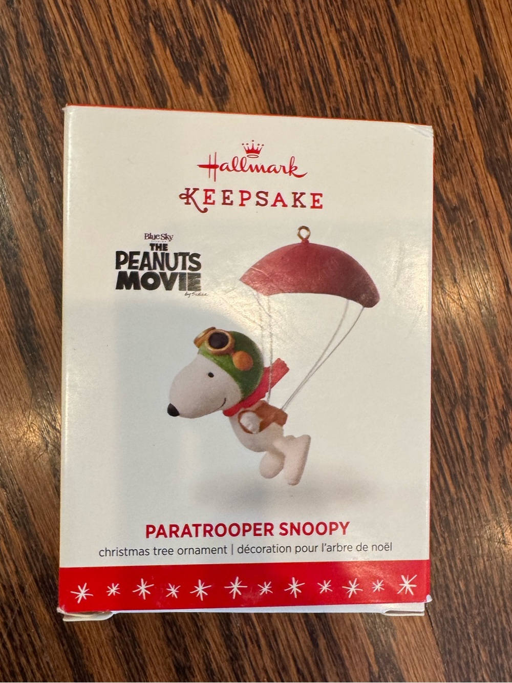 Hallmark Keepsake Ornament 2016
Paratrooper Snoopy The Peanuts
Movie